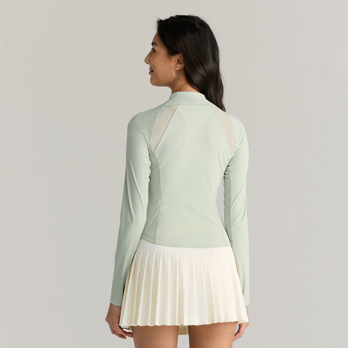 Women Shade Tech Knit in Aqua Gray